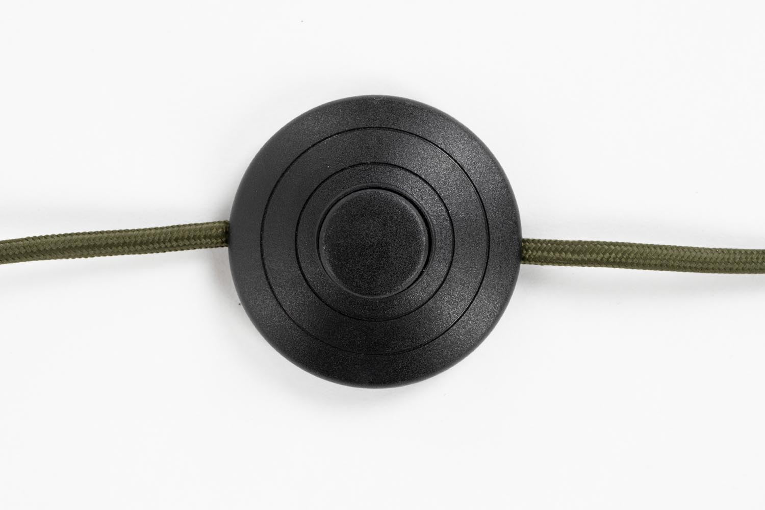 Stehleuchte Susie Green in Grün präsentiert im Onlineshop von KAQTU Design AG. Stehleuchte ist von White Label Living