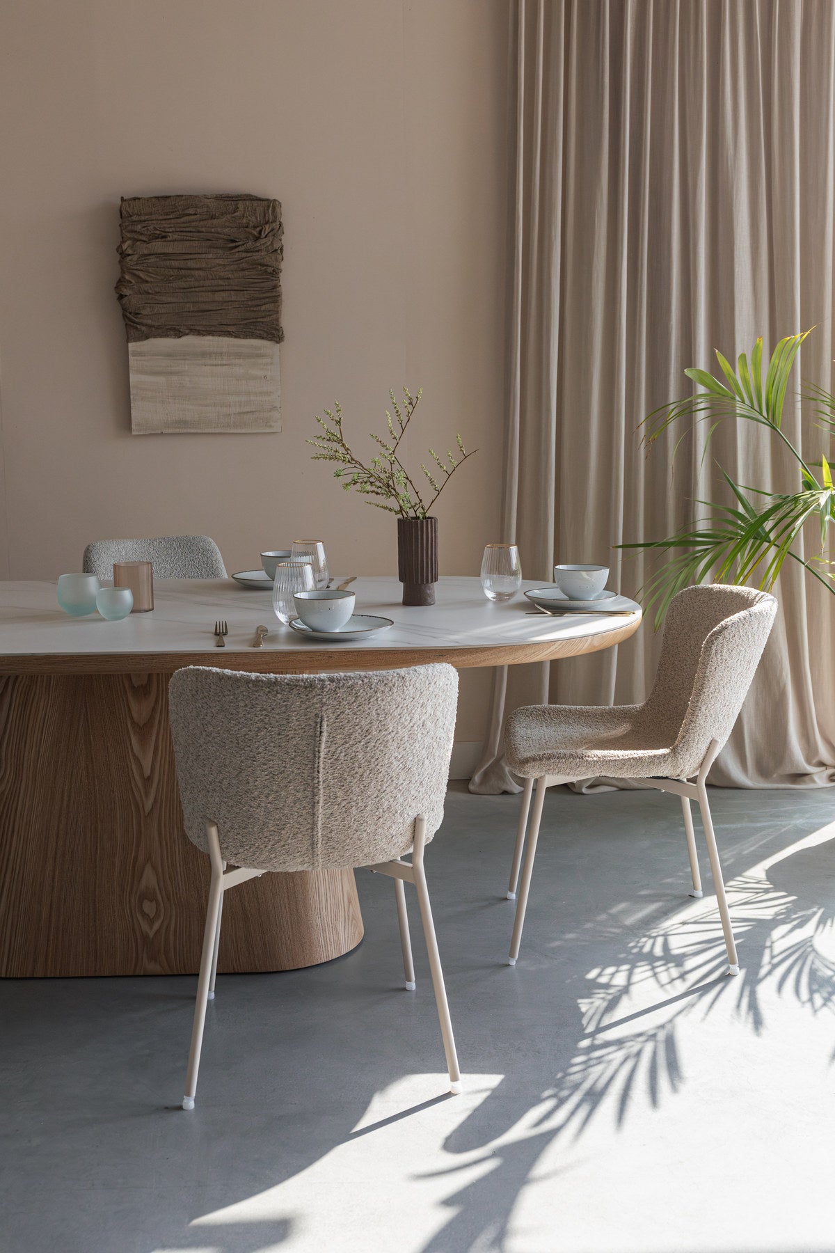 Almira Esstisch Oval in Braun präsentiert im Onlineshop von KAQTU Design AG. Esstisch ist von White Label Living
