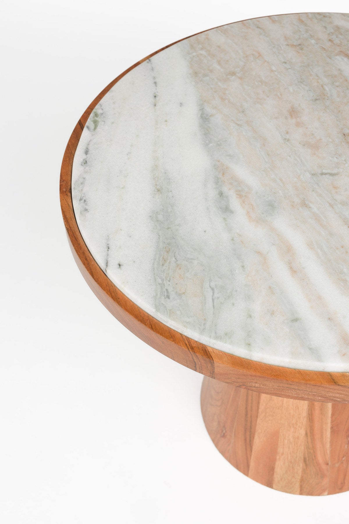 Kaffeetisch Mees in Braun präsentiert im Onlineshop von KAQTU Design AG. Couchtisch ist von White Label Living