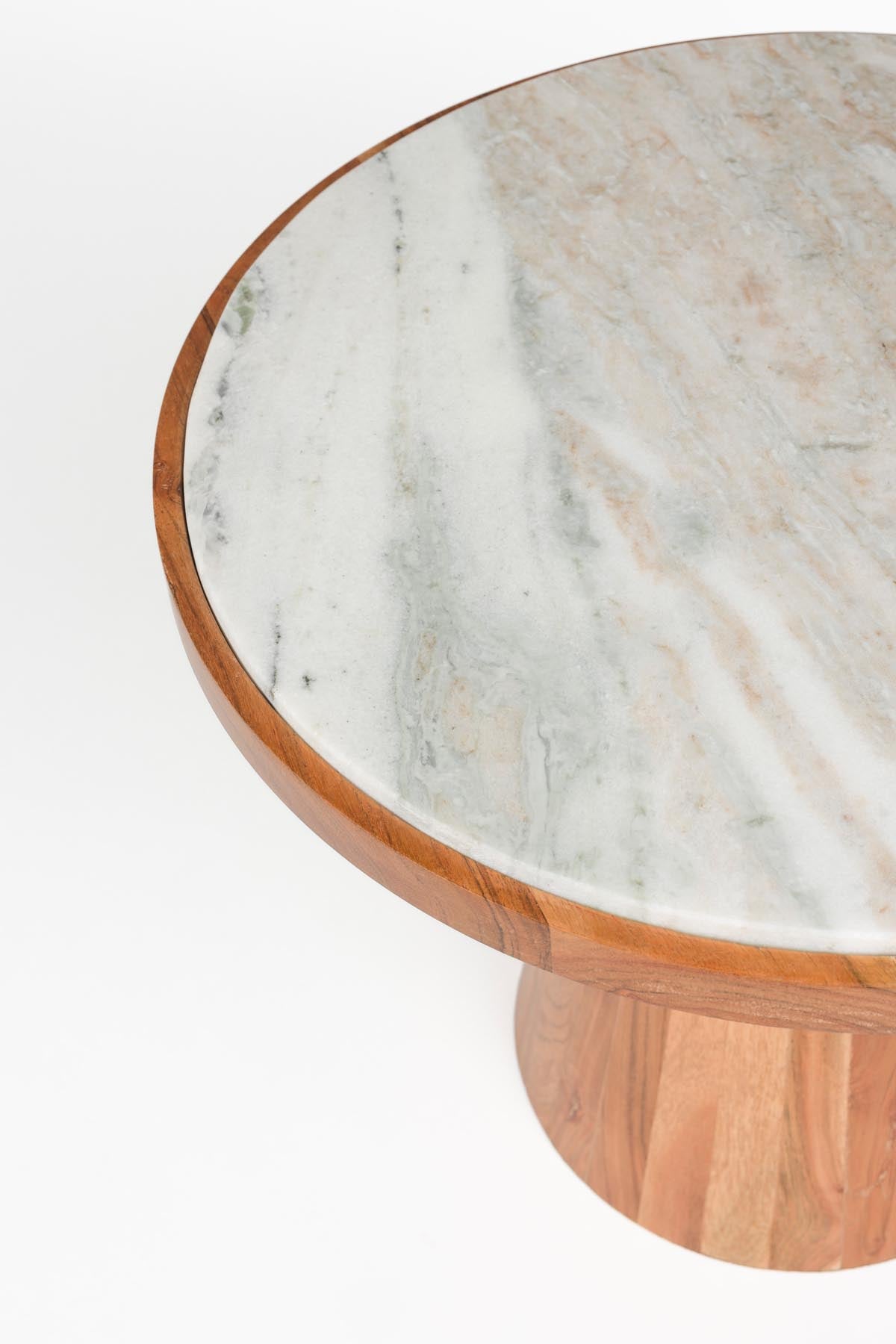 Kaffeetisch Mees in Braun präsentiert im Onlineshop von KAQTU Design AG. Couchtisch ist von White Label Living