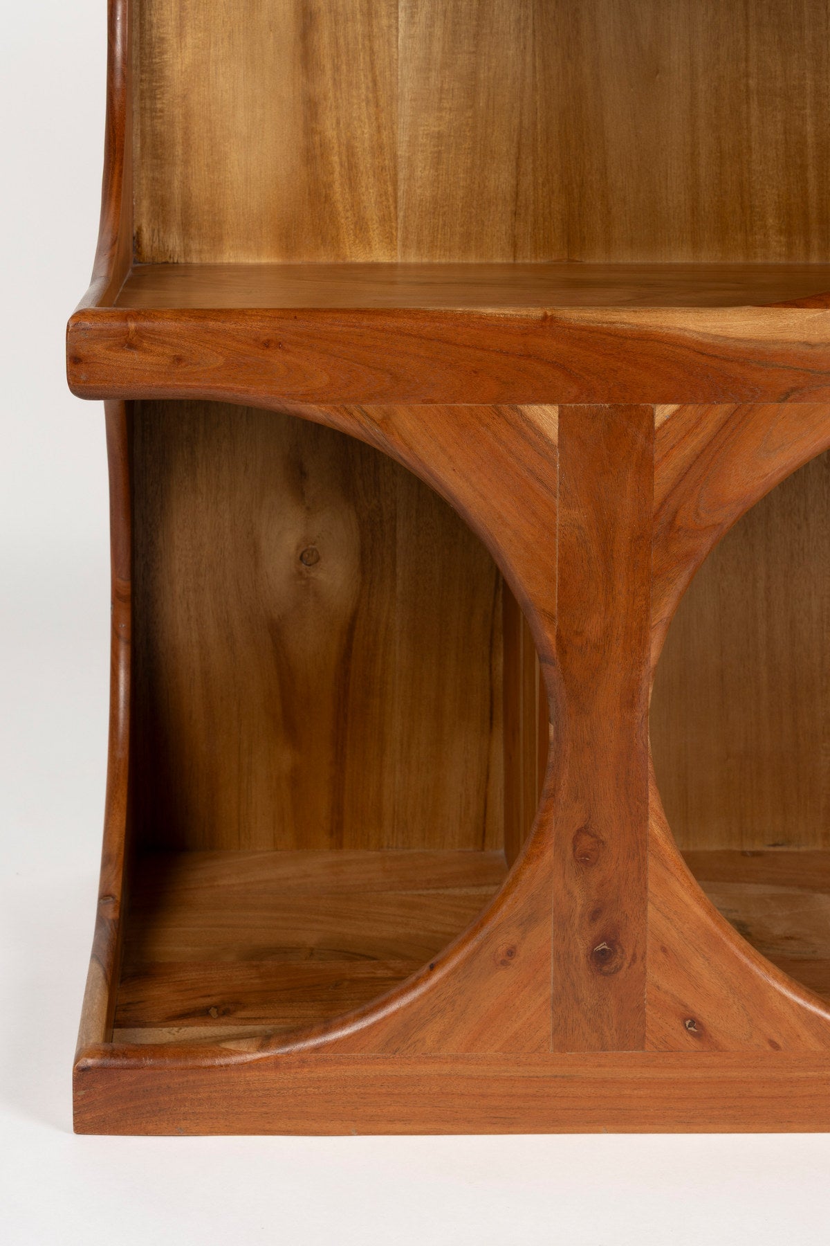 Offenes Cabinet Ruben in Braun aus Akazienholz mit sichtbarer Maserung