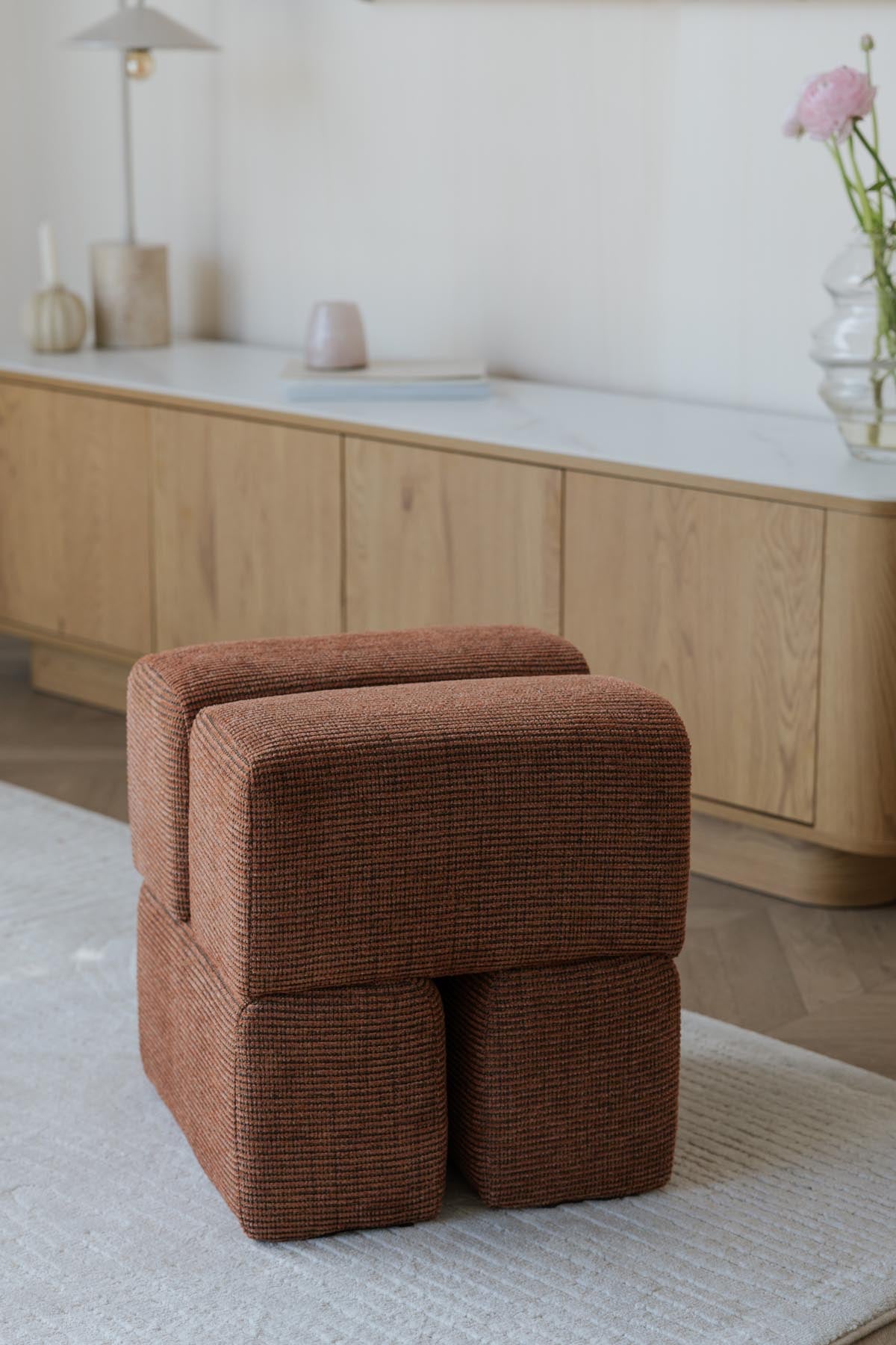 Hocker Staple in Grün präsentiert im Onlineshop von KAQTU Design AG. Hocker ist von White Label Living