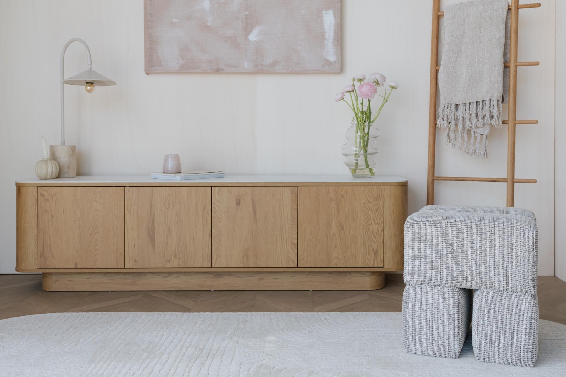 Hocker Staple in Braun präsentiert im Onlineshop von KAQTU Design AG. Hocker ist von White Label Living