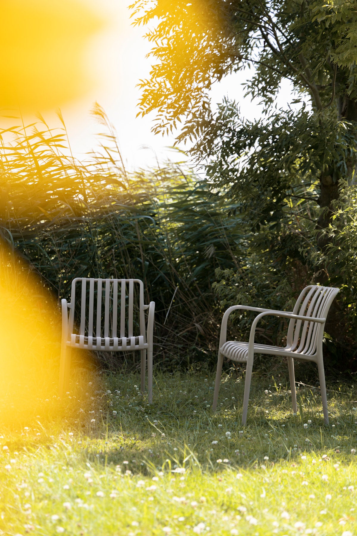 Gartenstuhl Amae in beige präsentiert im Onlineshop von KAQTU Design AG. Gartenstuhl ist von White Label Living