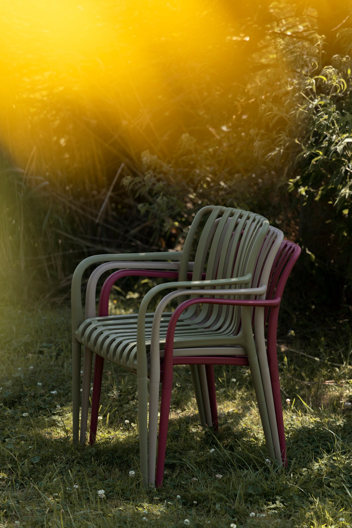 Gartenstuhl Amae in beige präsentiert im Onlineshop von KAQTU Design AG. Gartenstuhl ist von White Label Living