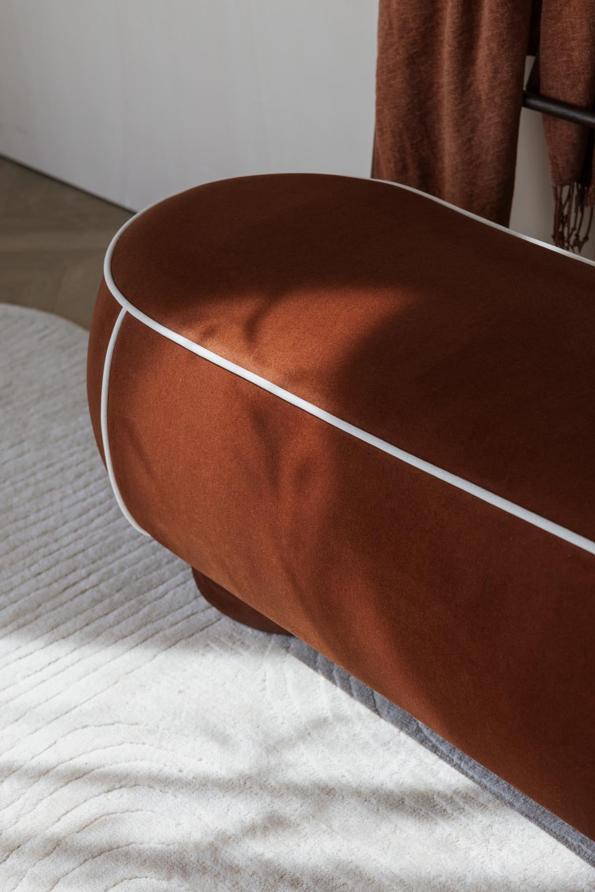 Bank Marina in Rot präsentiert im Onlineshop von KAQTU Design AG. Sitzbank ist von White Label Living