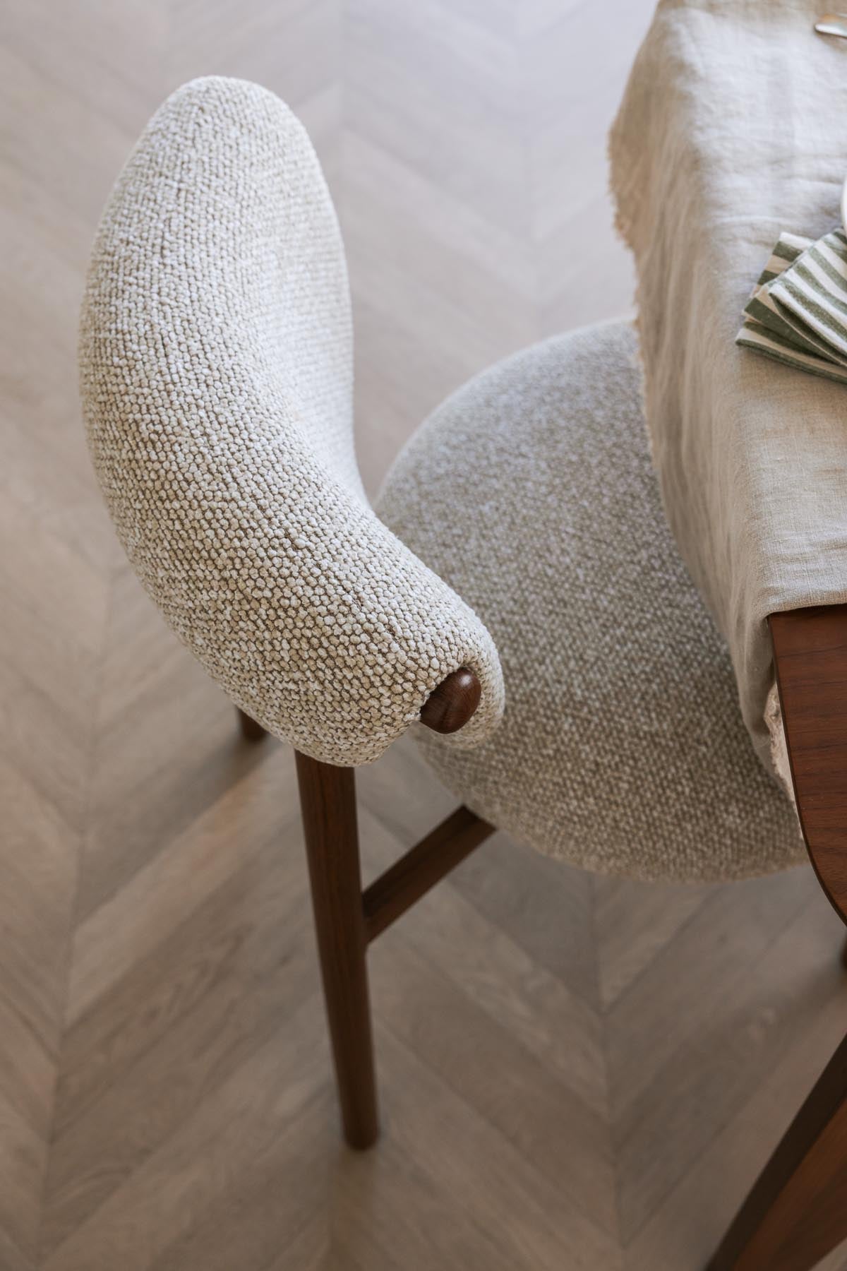 Stuhl Lee in Beige präsentiert im Onlineshop von KAQTU Design AG. Stuhl ist von White Label Living