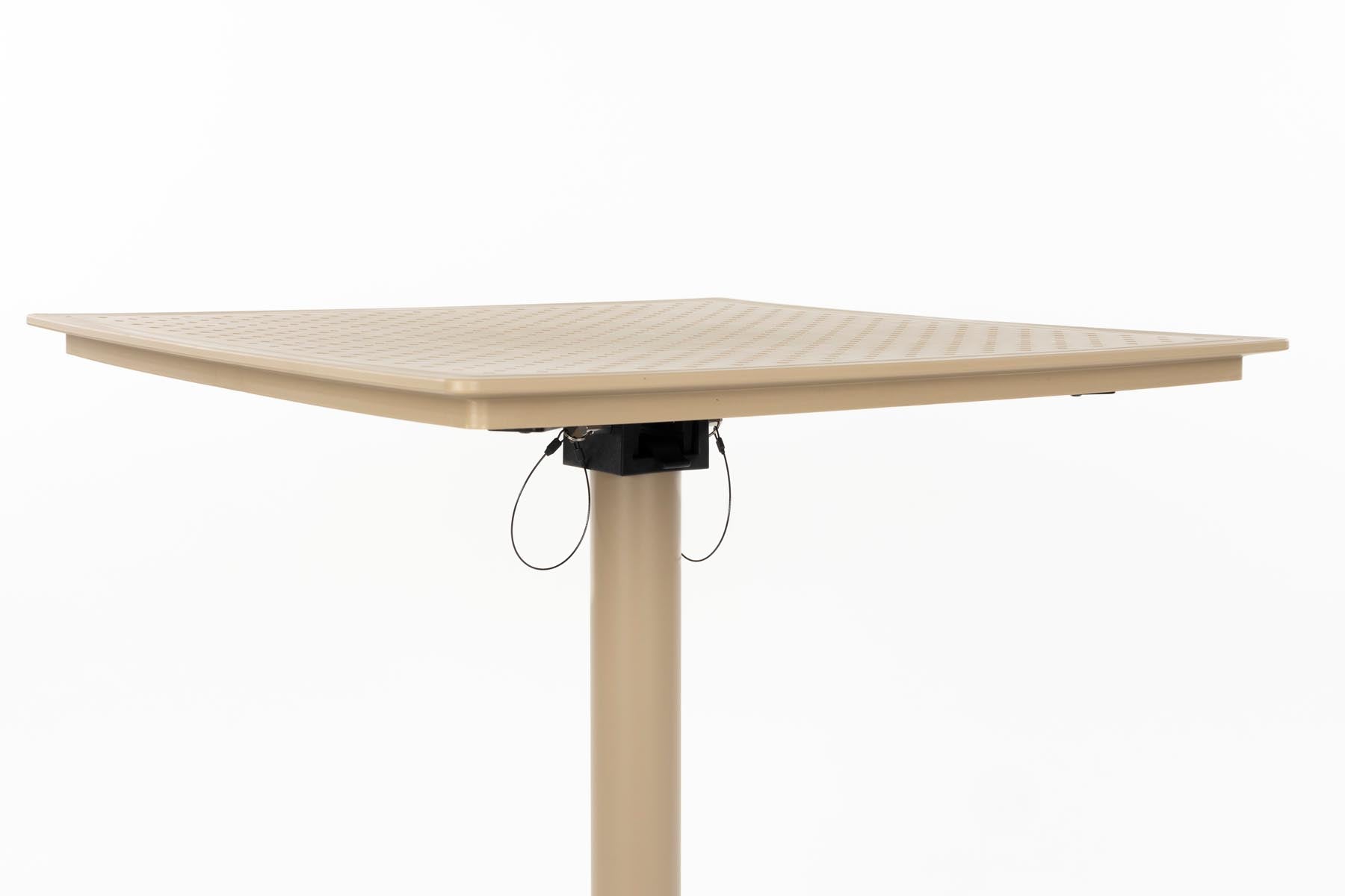Bistro Tisch George in Beige präsentiert im Onlineshop von KAQTU Design AG. Gartentisch ist von White Label Living