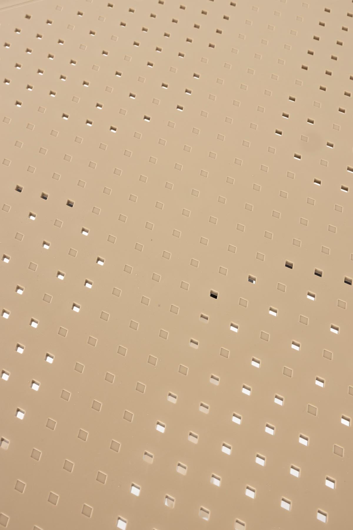 Bistro Tisch George in Beige präsentiert im Onlineshop von KAQTU Design AG. Gartentisch ist von White Label Living