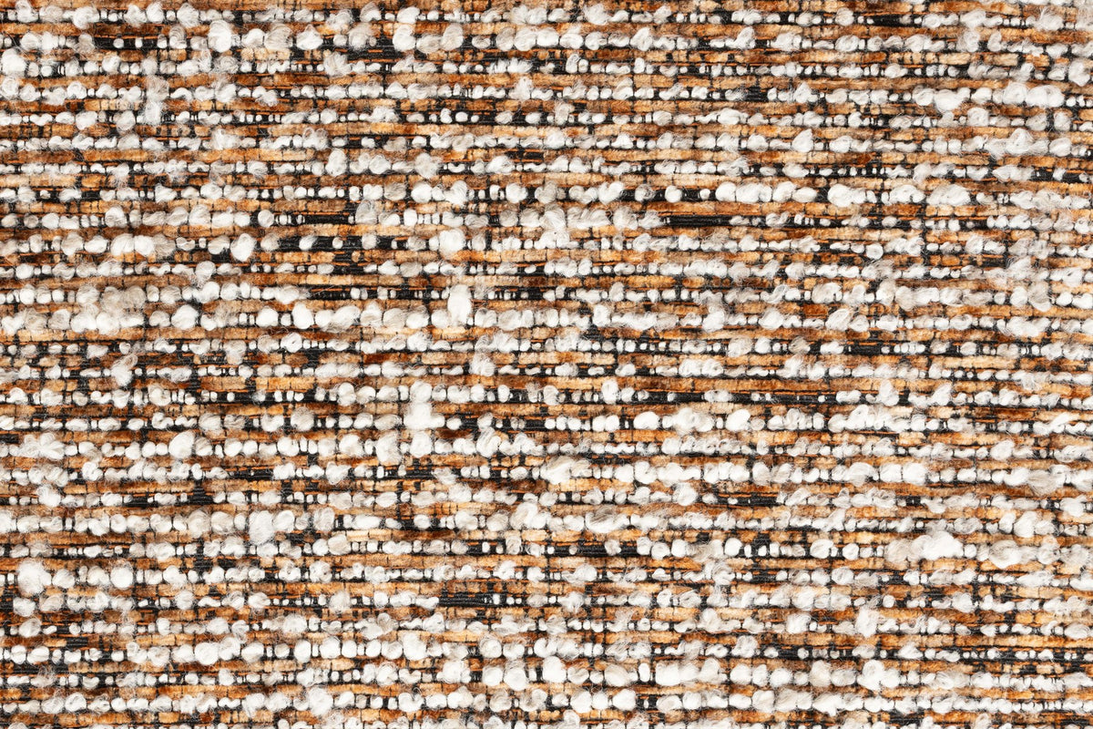 Barhocker Chelsea von White Label Living mit gepolstertem Sitz in Beige, Gestell aus Birkenholz mit bogenförmiger Rückenlehne.