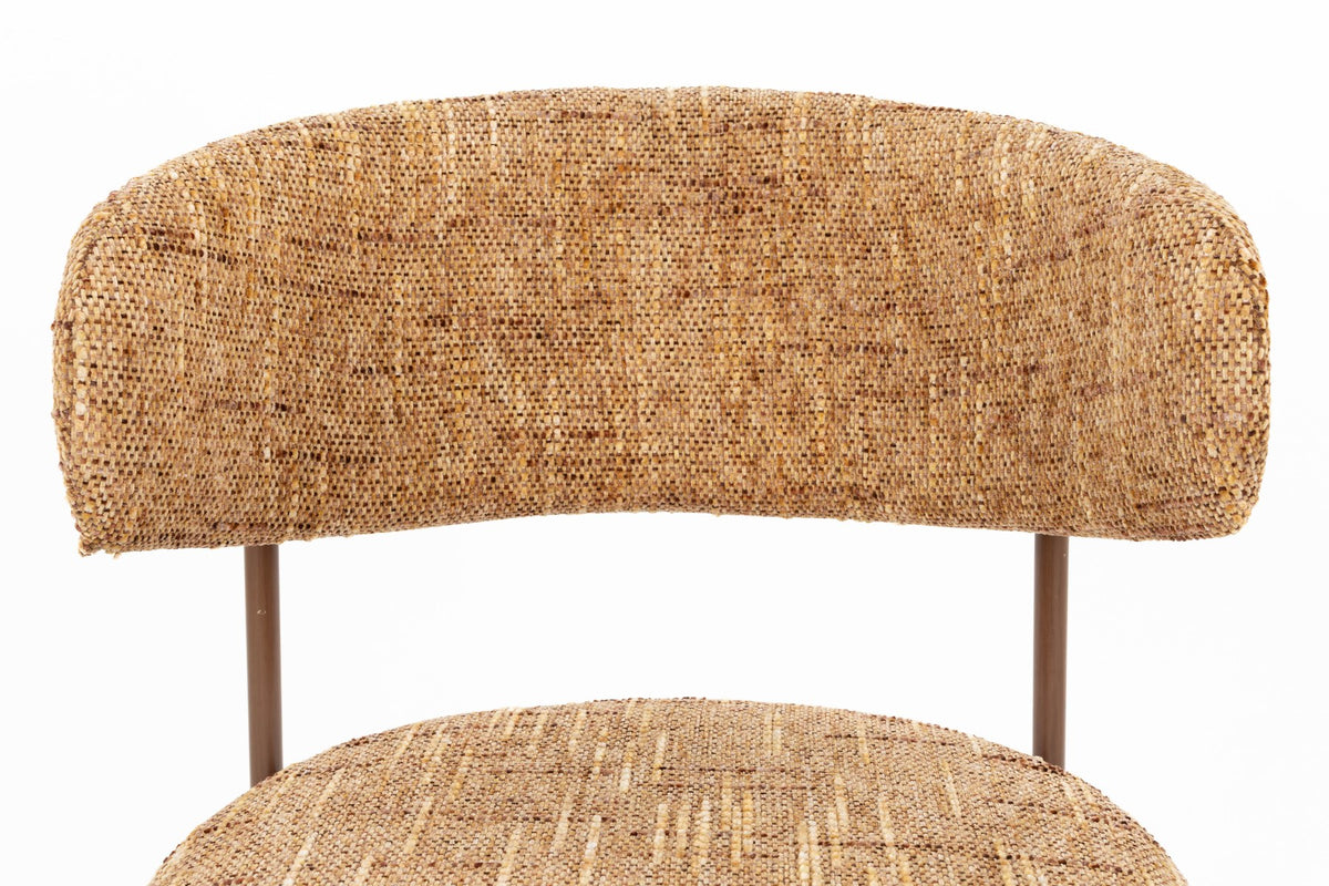 Gepolsterter Essstuhl Claes Ochre mit ockerfarbener Sitzfläche aus Polyester, Rückenlehne gepolstert, Beinhöhe 44 cm, Innenbereich.