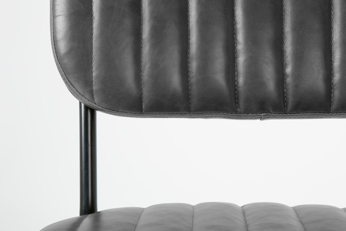 Stuhl JAKE WORN in Schwarz präsentiert im Onlineshop von KAQTU Design AG. Stuhl ist von White Label Living