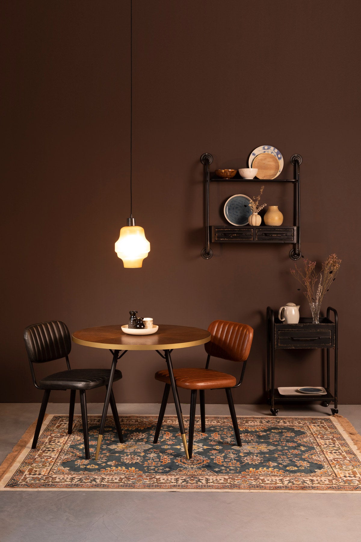 Stuhl JAKE WORN in Braun präsentiert im Onlineshop von KAQTU Design AG. Stuhl ist von White Label Living