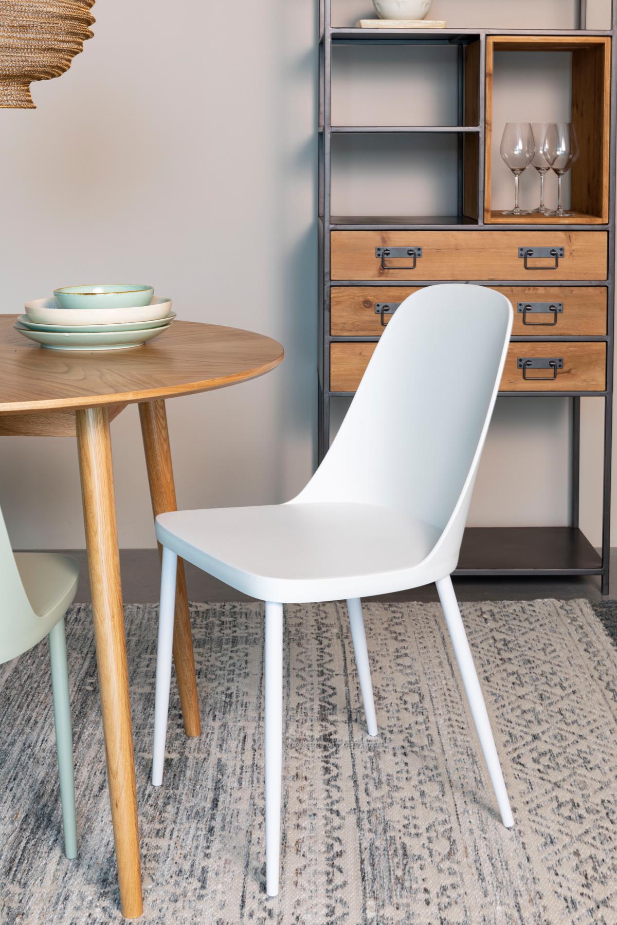 Stuhl PIP in Weiss präsentiert im Onlineshop von KAQTU Design AG. Stuhl ist von White Label Living