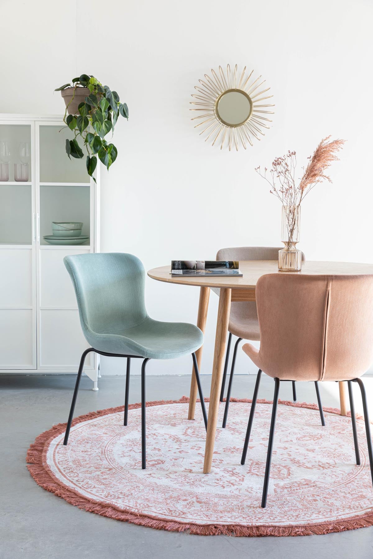 Stuhl Junzo Rib in Hellgrün präsentiert im Onlineshop von KAQTU Design AG. Stuhl ist von White Label Living