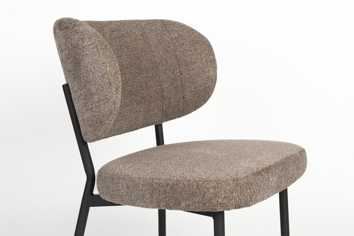 Braune Stuhl Sanne Brownie mit gepolstertem Sitz aus Polyester-Gewebe, Schale aus Birkensperrholz und Stahlrahmen, für den Innenbereich.