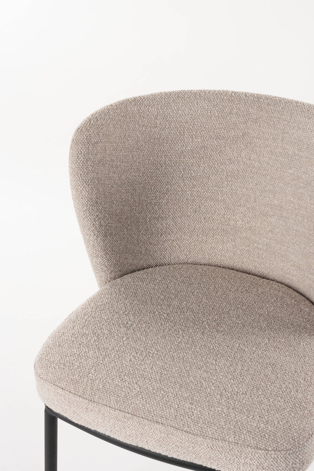 Guus Stuhl Beige in beige präsentiert im Onlineshop von KAQTU Design AG. Schalenstuhl ist von White Label Living
