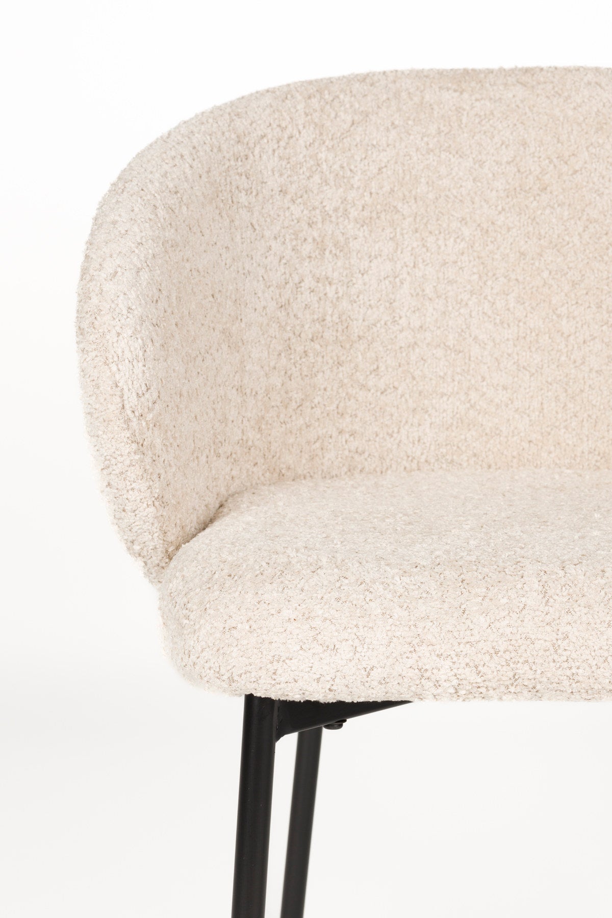 Ayle Stuhl in Weiss präsentiert im Onlineshop von KAQTU Design AG. Stuhl mit Armlehne ist von White Label Living