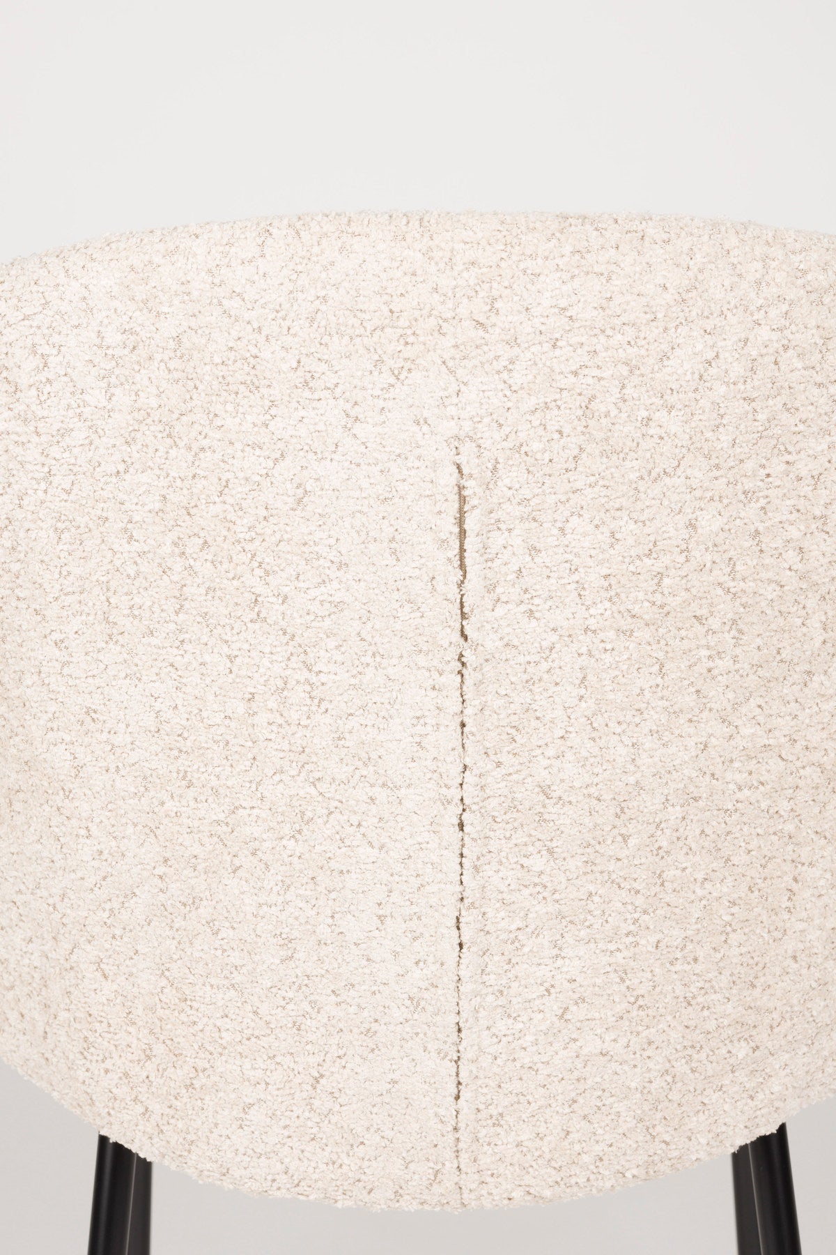 Ayle Stuhl in Weiss präsentiert im Onlineshop von KAQTU Design AG. Stuhl mit Armlehne ist von White Label Living