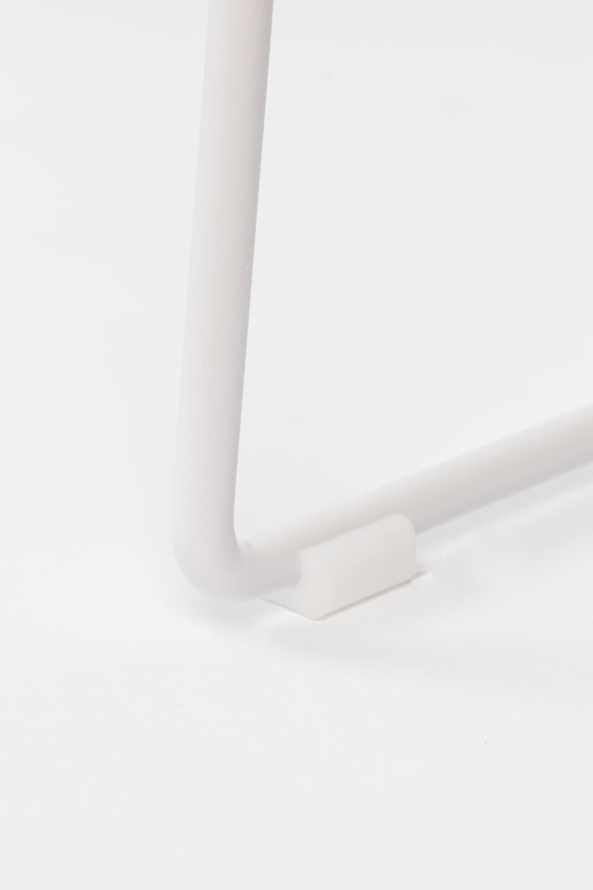 Armlehnstuhl TANGO in Weiss präsentiert im Onlineshop von KAQTU Design AG. Stuhl mit Armlehne ist von White Label Living