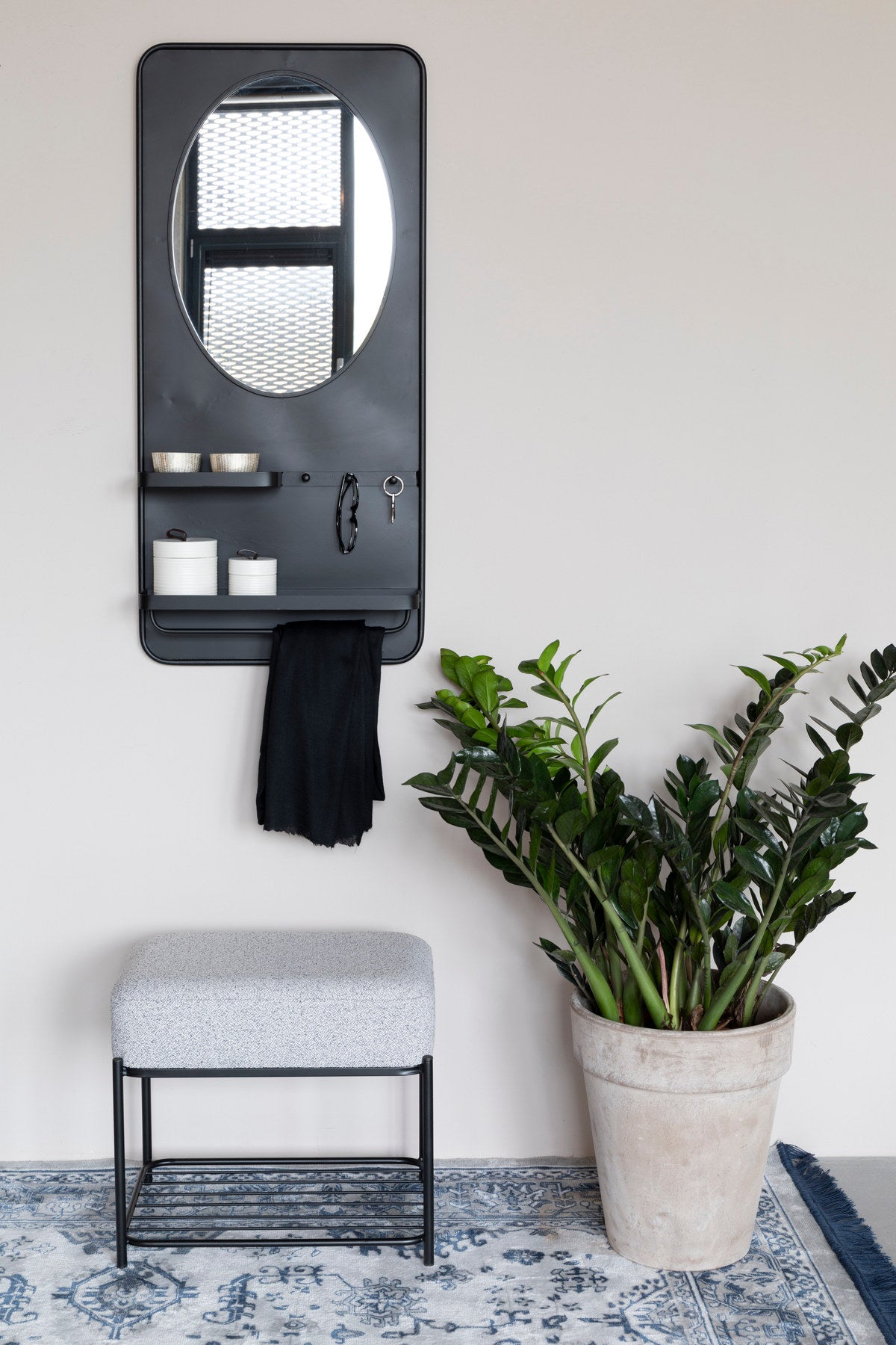 Hocker Milou in Grau/Schwarz präsentiert im Onlineshop von KAQTU Design AG. Hocker ist von White Label Living