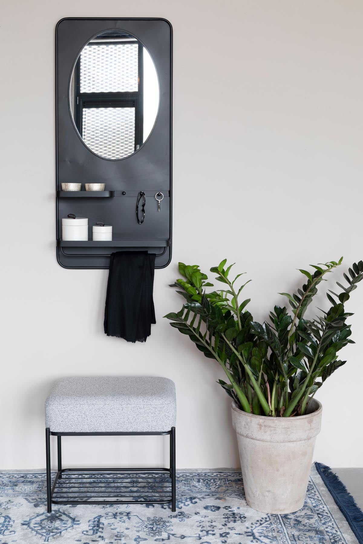 Hocker Milou in Grau/Schwarz präsentiert im Onlineshop von KAQTU Design AG. Hocker ist von White Label Living