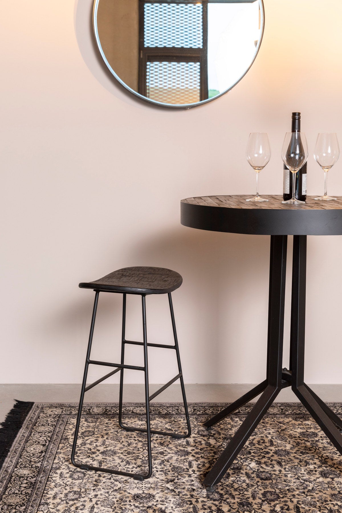 Barstuhl Tangle in Schwarz präsentiert im Onlineshop von KAQTU Design AG. Barstuhl ist von White Label Living