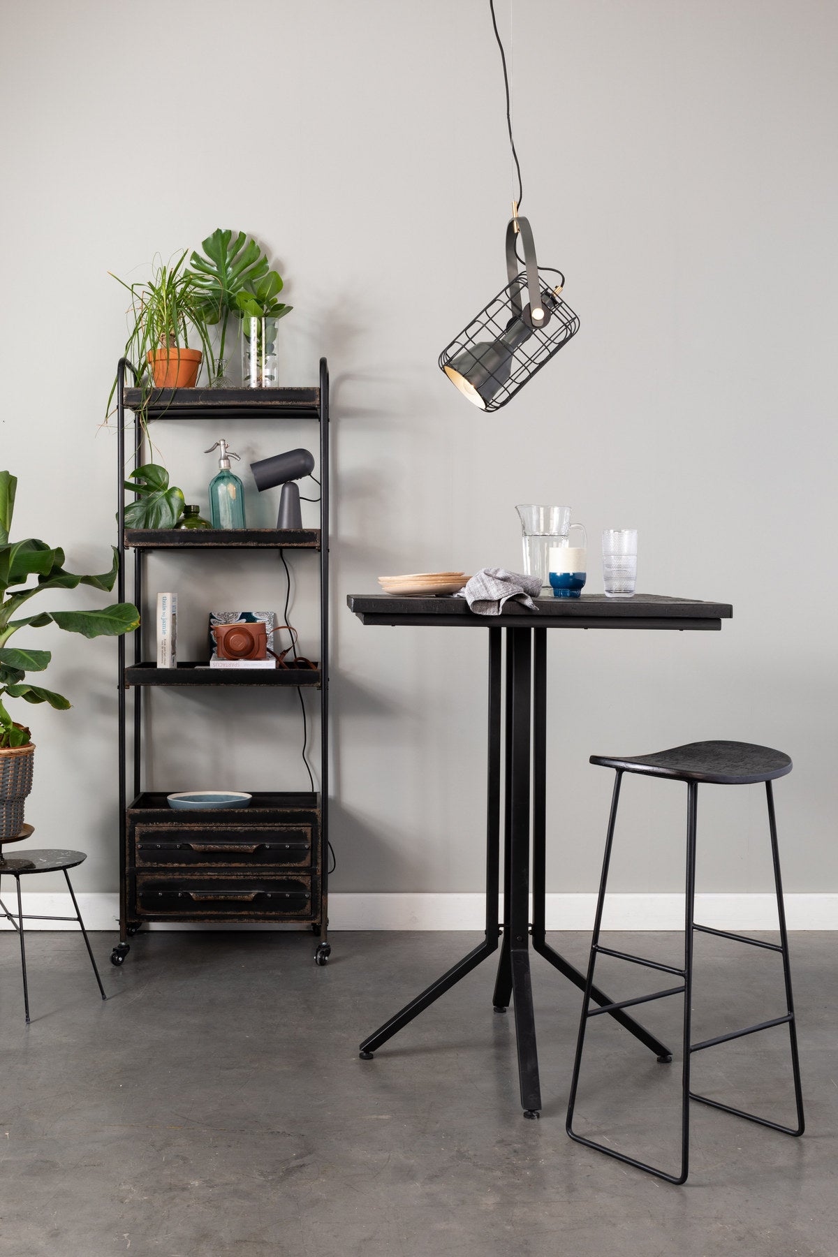 Barstuhl Tangle in Schwarz präsentiert im Onlineshop von KAQTU Design AG. Barstuhl ist von White Label Living