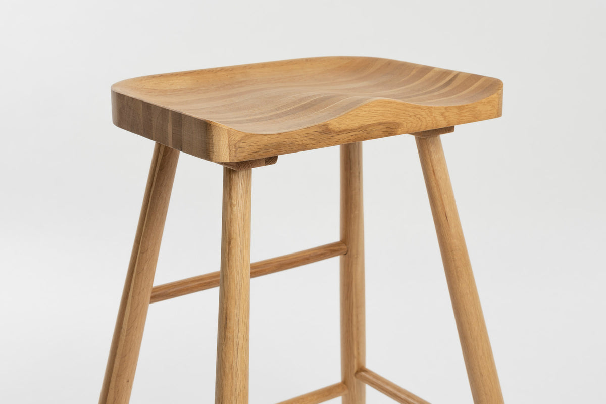 Barstuhl VANDER in Natur präsentiert im Onlineshop von KAQTU Design AG. Barhocker ist von White Label Living