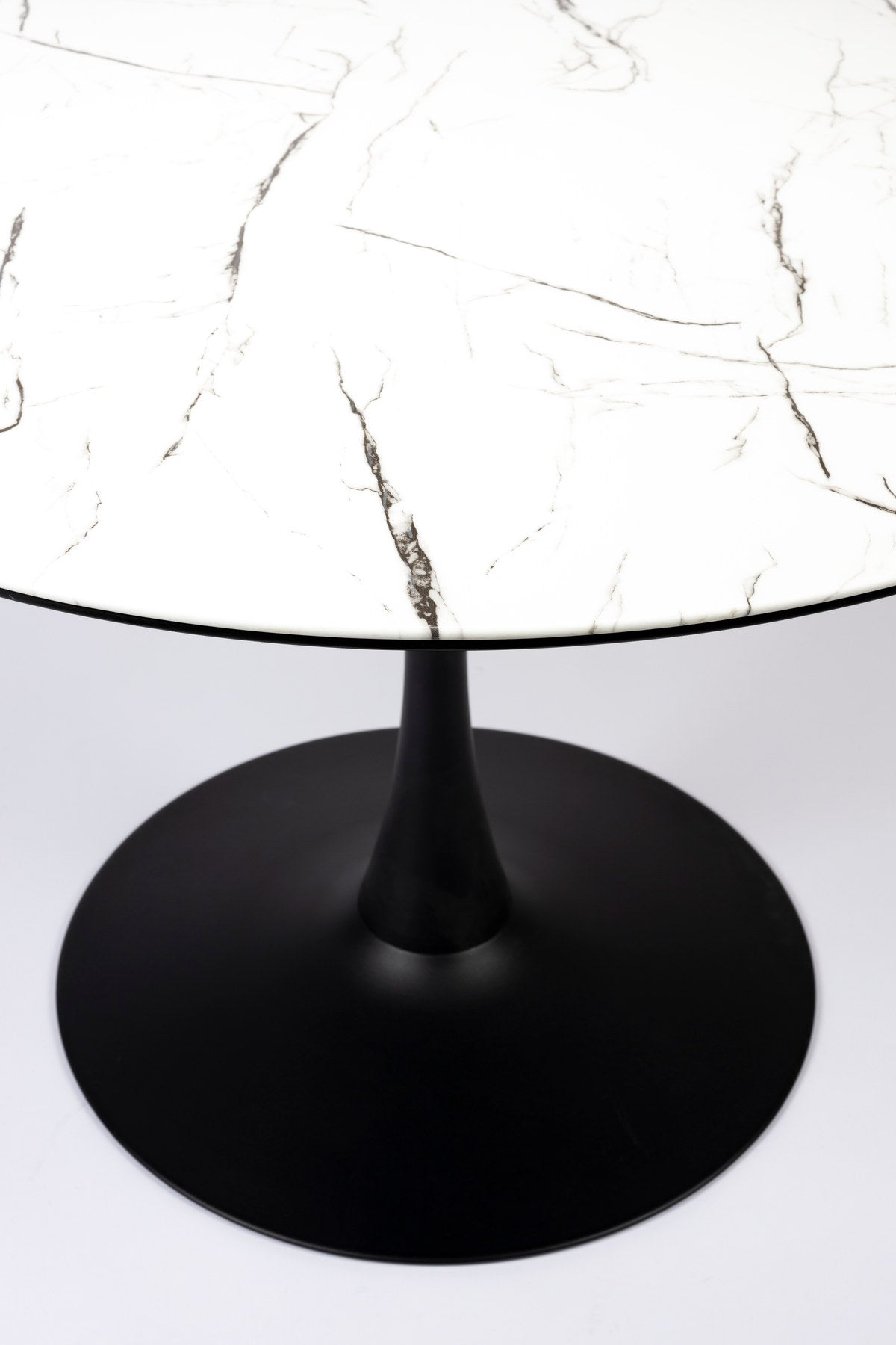 Tisch MARU WHITE in Weiss präsentiert im Onlineshop von KAQTU Design AG. Esstisch ist von White Label Living