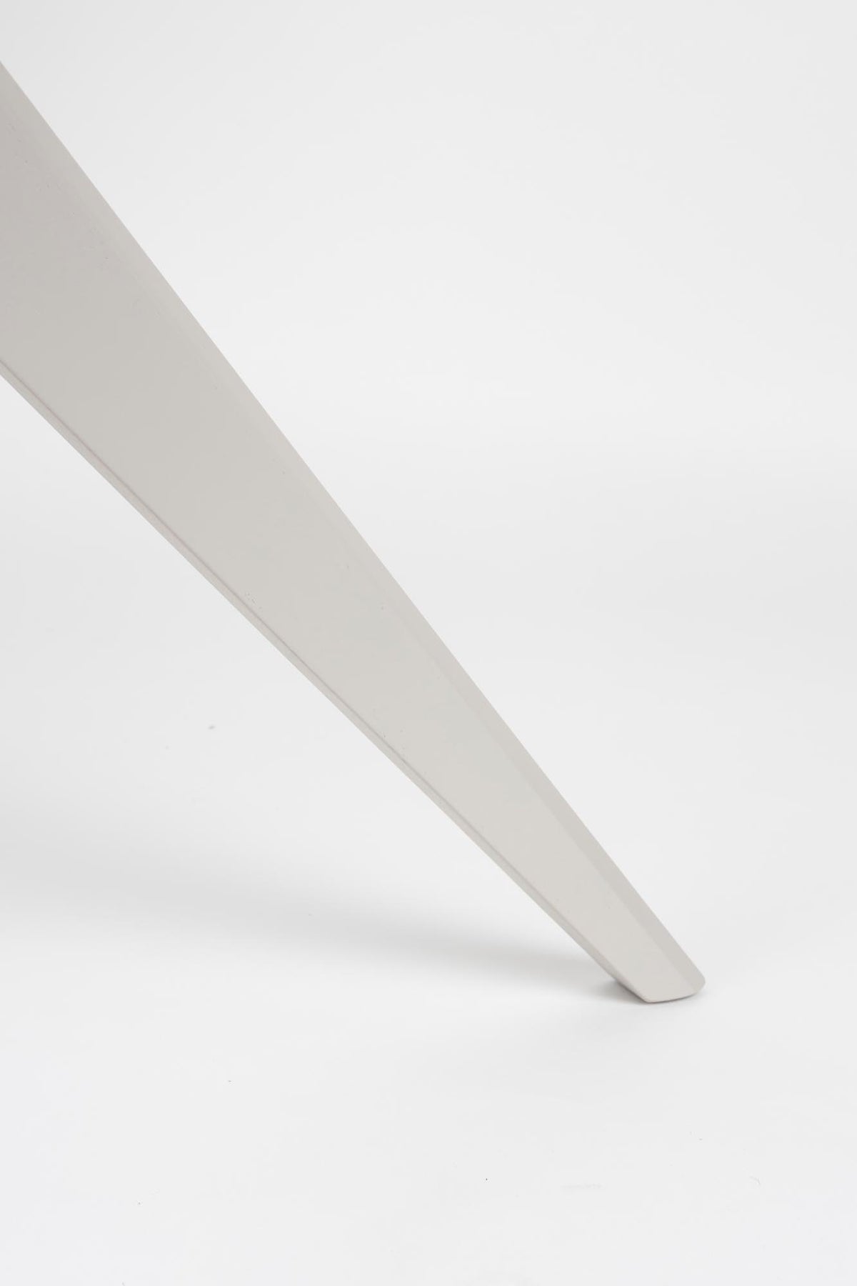 Tisch Zeme Round in beige präsentiert im Onlineshop von KAQTU Design AG. Esstisch ist von White Label Living