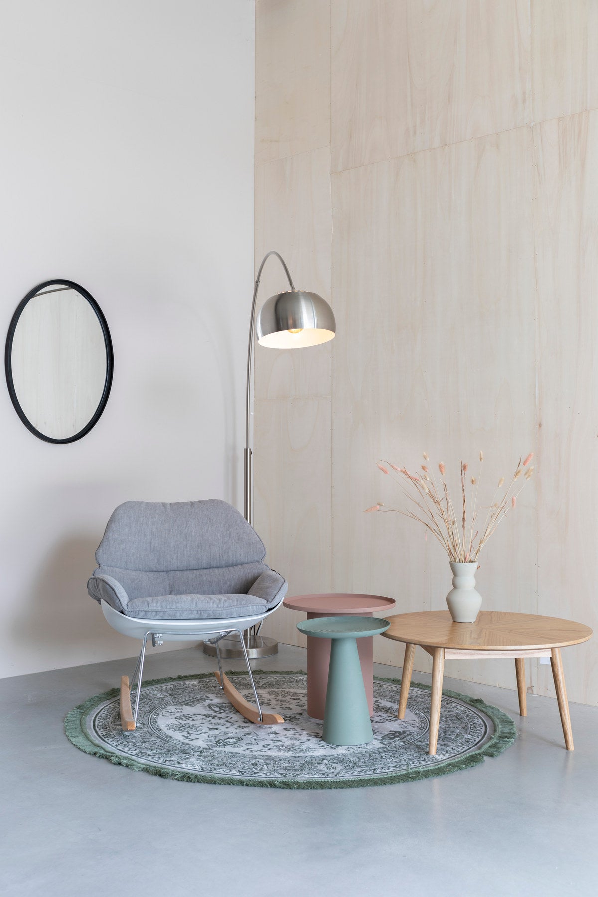 Beistelltisch Ringar in Grün präsentiert im Onlineshop von KAQTU Design AG. Beistelltisch ist von White Label Living
