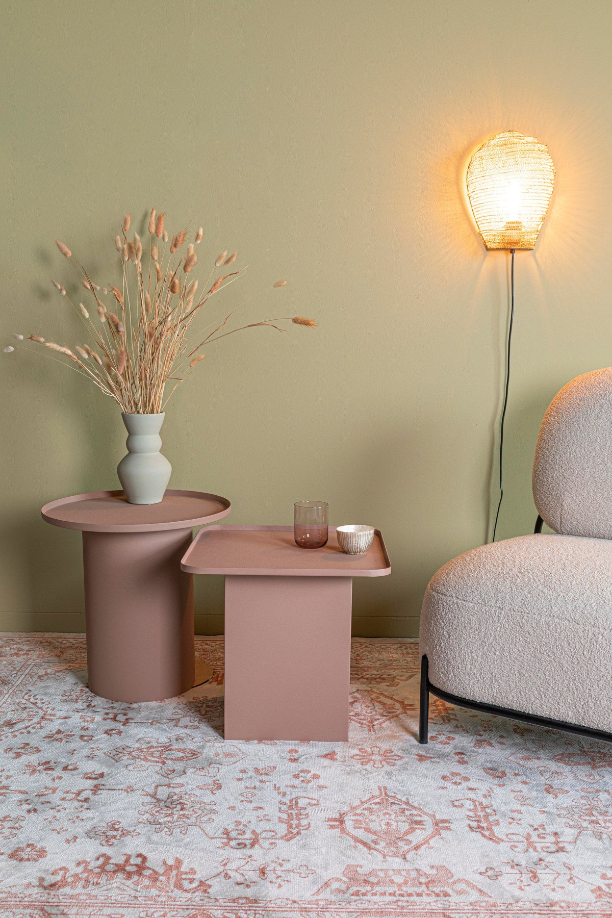 Beistelltisch Sverre rund in Rosa präsentiert im Onlineshop von KAQTU Design AG. Beistelltisch ist von White Label Living