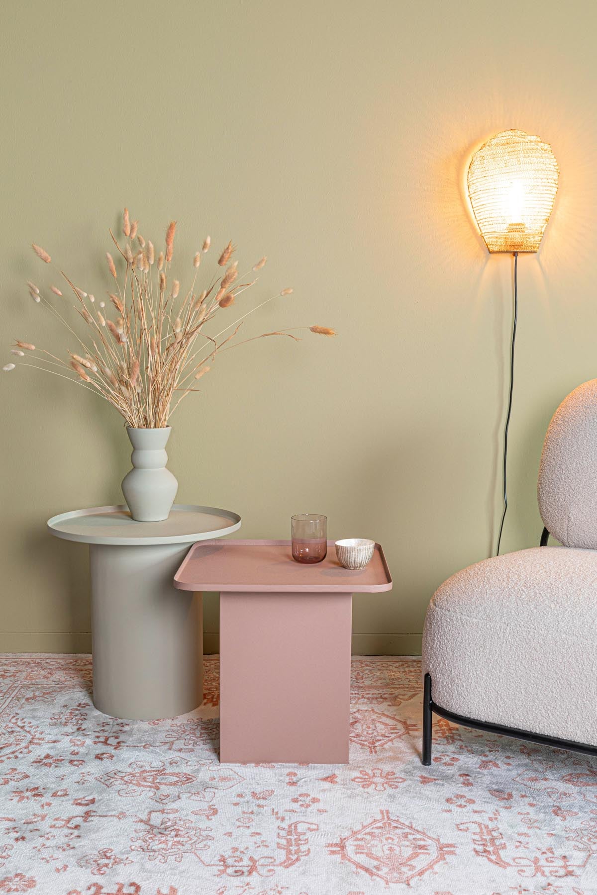 Beistelltisch Sverre rund in Weiss präsentiert im Onlineshop von KAQTU Design AG. Beistelltisch ist von White Label Living