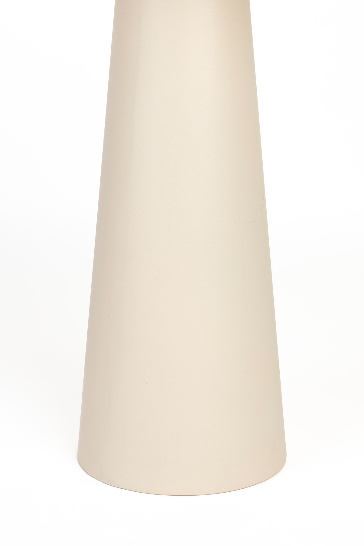 Joya Beistelltisch niedrig in beige präsentiert im Onlineshop von KAQTU Design AG. Beistelltisch ist von White Label Living