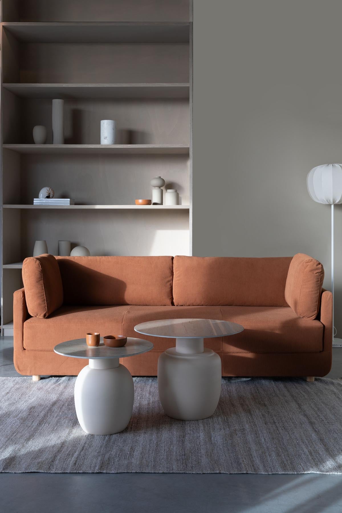 Karula Beistelltisch hoch in beige präsentiert im Onlineshop von KAQTU Design AG. Couchtisch ist von White Label Living