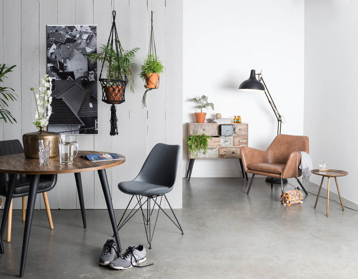 Sessel BON in Braun präsentiert im Onlineshop von KAQTU Design AG. Sessel mit Armlehnen ist von White Label Living