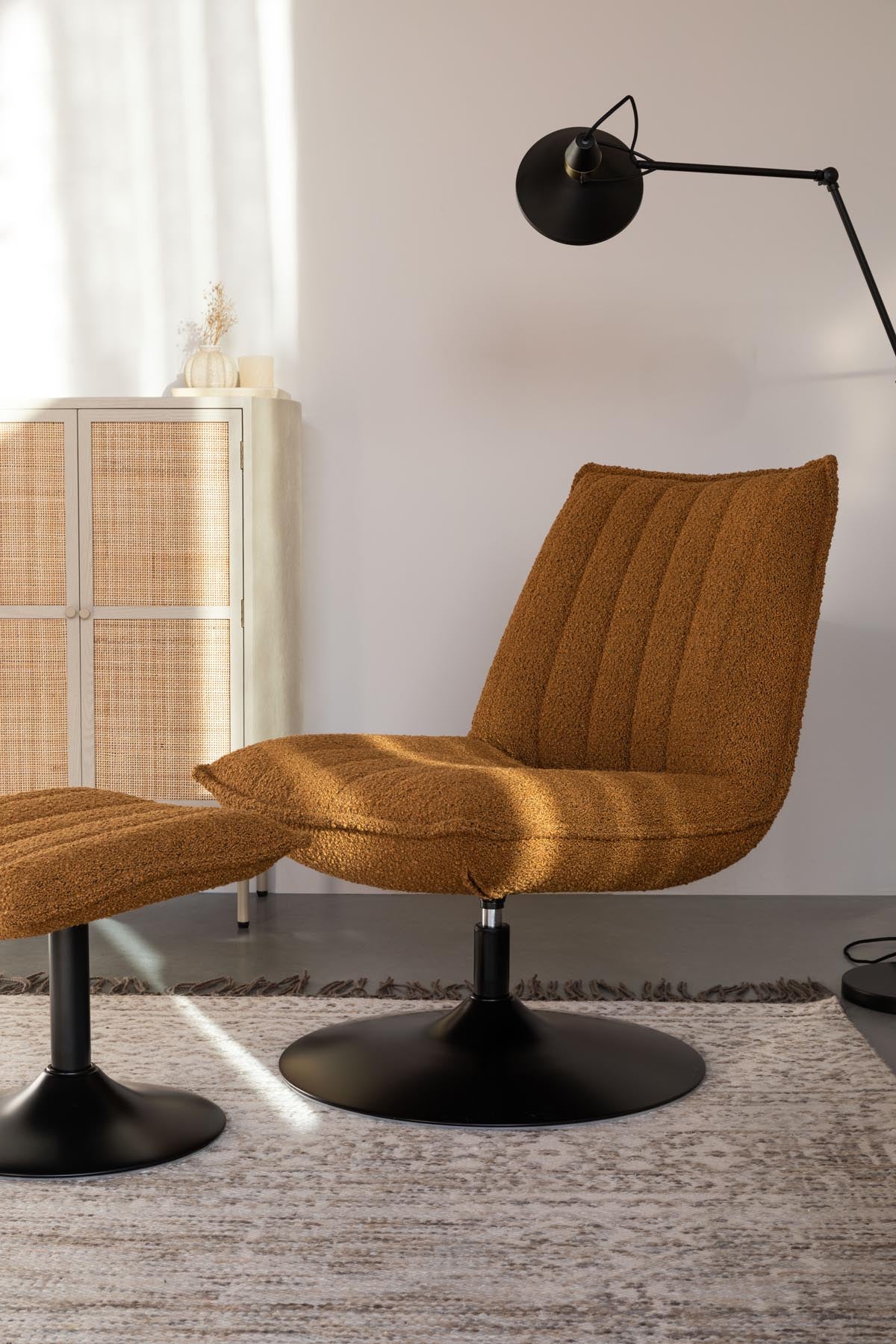 Loungesessel JAX in Braun präsentiert im Onlineshop von KAQTU Design AG. Sessel ist von White Label Living