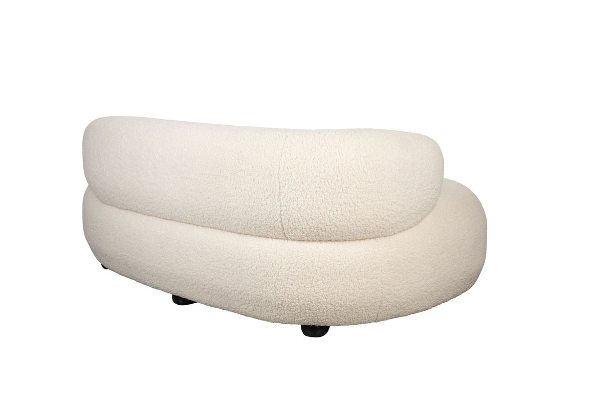 Sofa Noxx von White Label Living, 2er Sofa in Weiss mit gepolsterter Sitzfläche aus Polyester und organisch geschwungener Form.