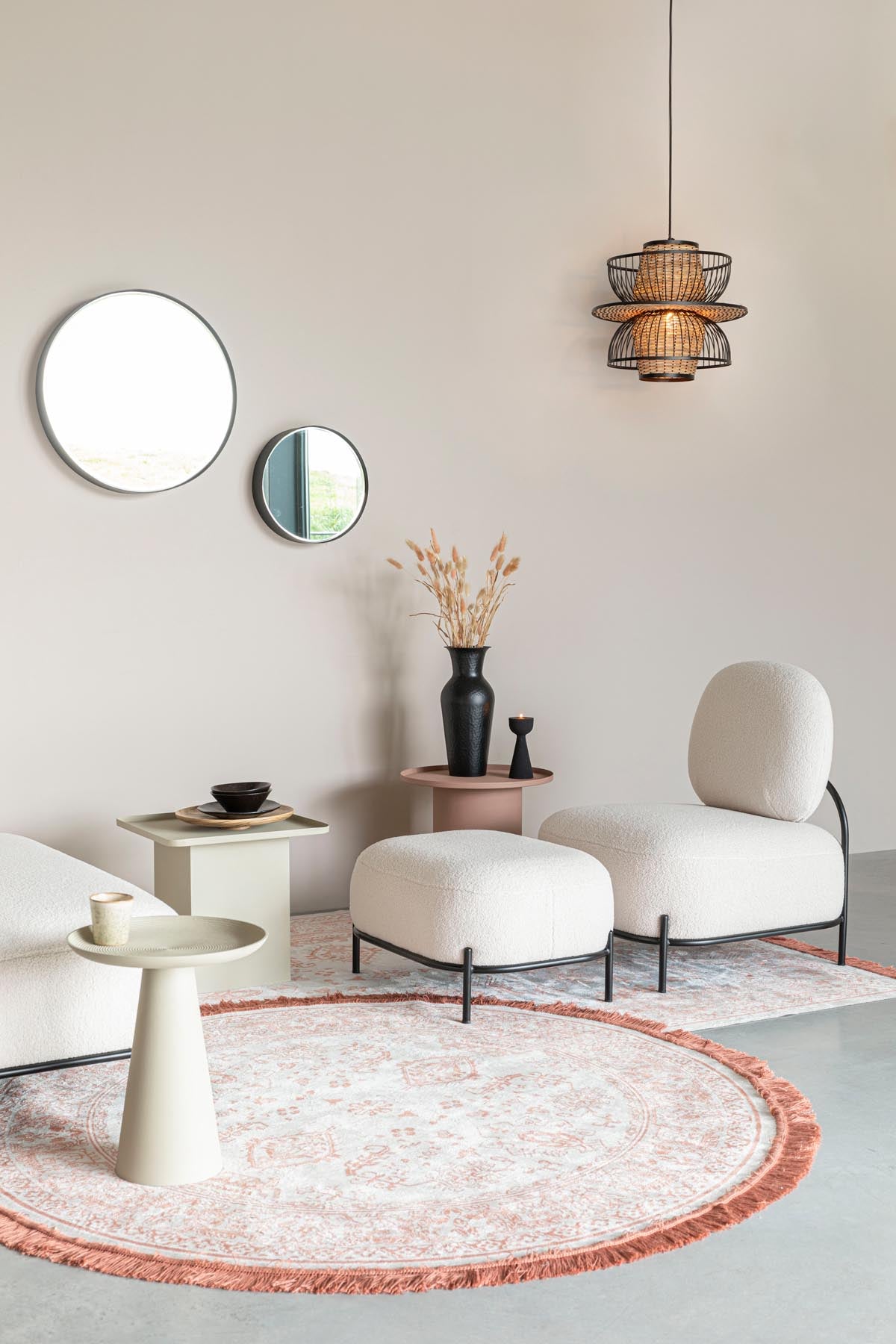 Hocker POLLY in Elfenbein präsentiert im Onlineshop von KAQTU Design AG. Hocker ist von White Label Living