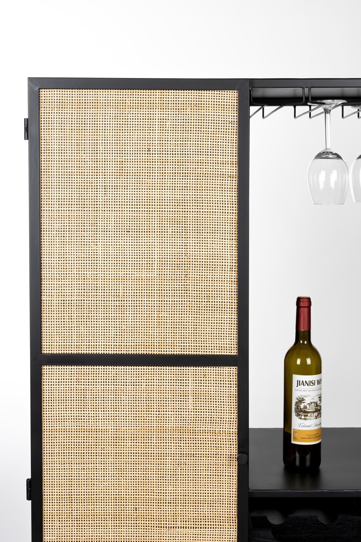 Weinregal Guuji High in Schwarz/Natur präsentiert im Onlineshop von KAQTU Design AG. Weinregal ist von White Label Living