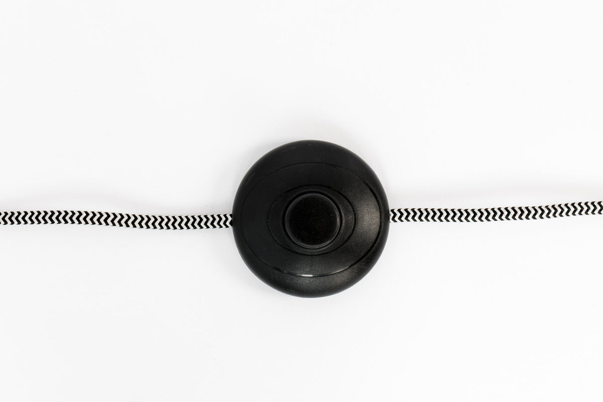 Stehleuchte TOKIO in Schwarz präsentiert im Onlineshop von KAQTU Design AG. Stehleuchte ist von White Label Living