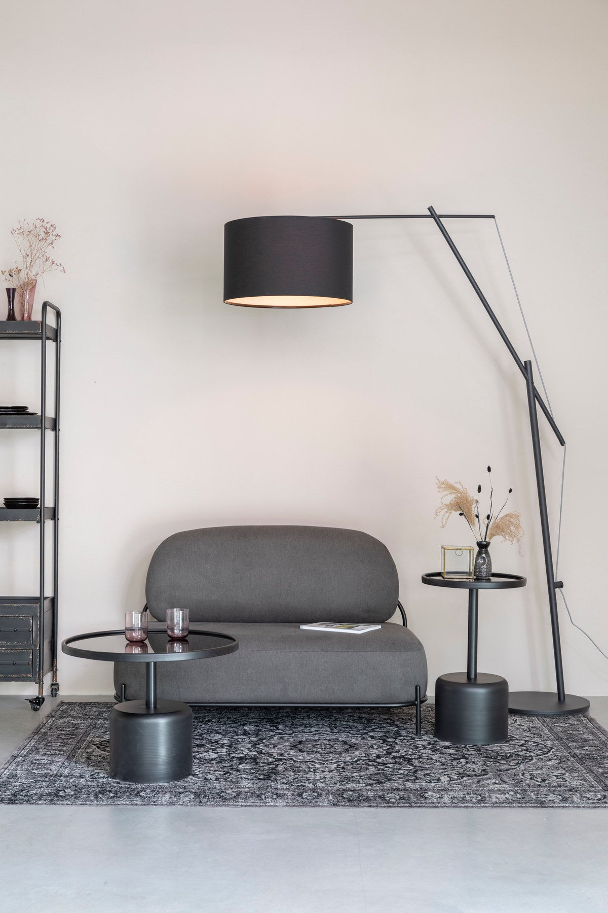 Stehleuchte TOKIO in Schwarz präsentiert im Onlineshop von KAQTU Design AG. Stehleuchte ist von White Label Living
