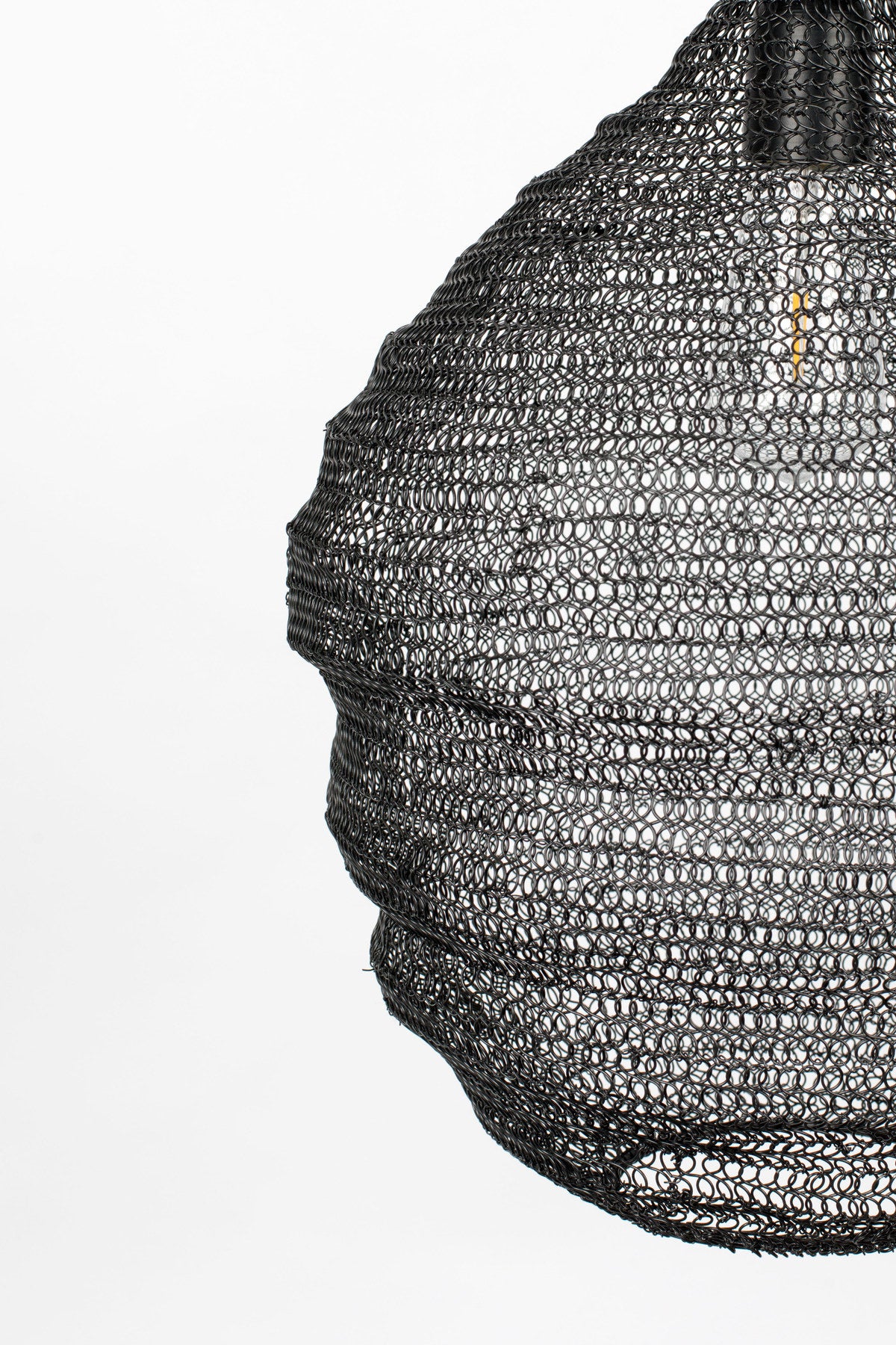 Pendellampe Lena in Schwarz präsentiert im Onlineshop von KAQTU Design AG. Pendelleuchte ist von White Label Living