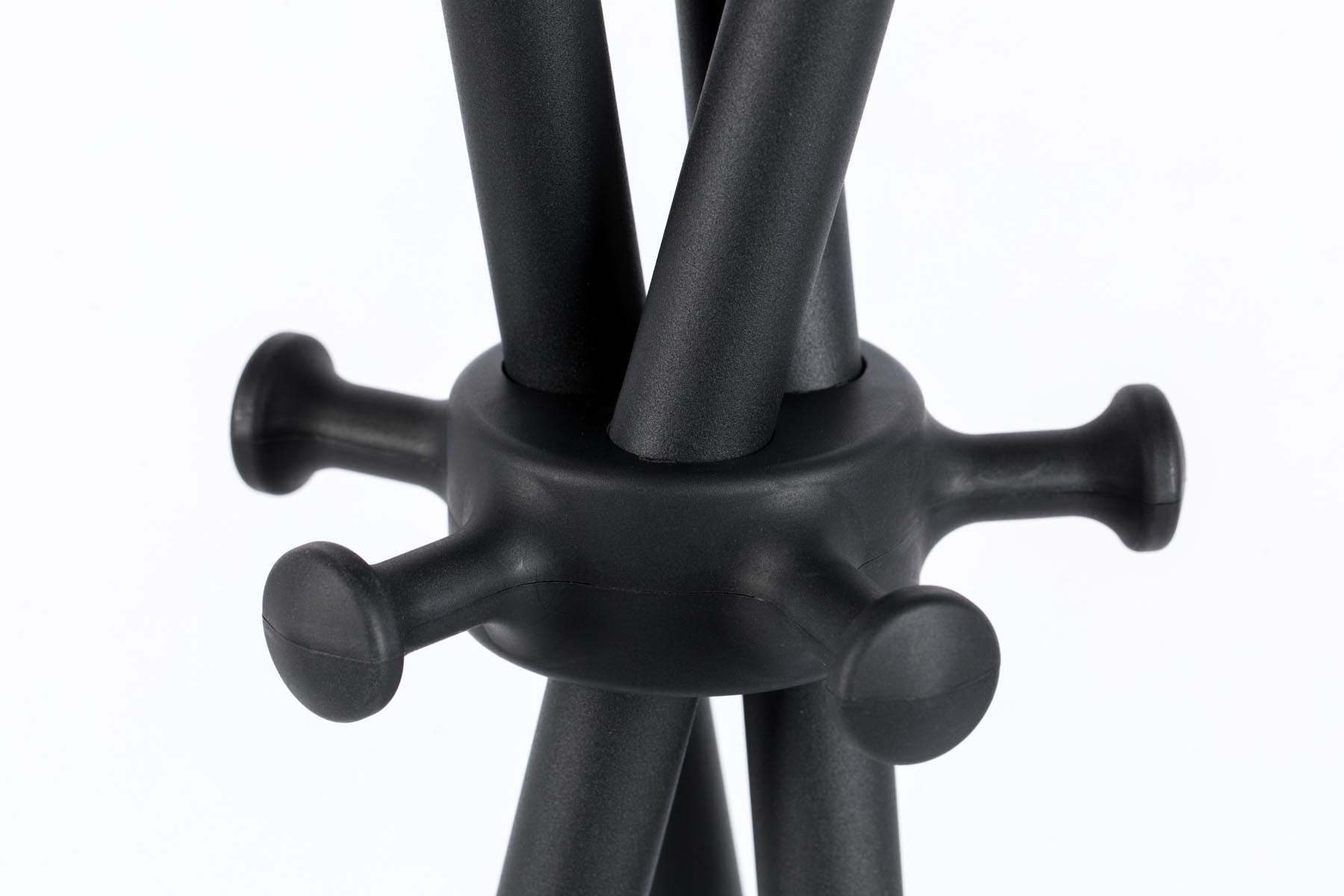 Kleiderständer DARWIN in Schwarz präsentiert im Onlineshop von KAQTU Design AG. Kleiderständer ist von White Label Living