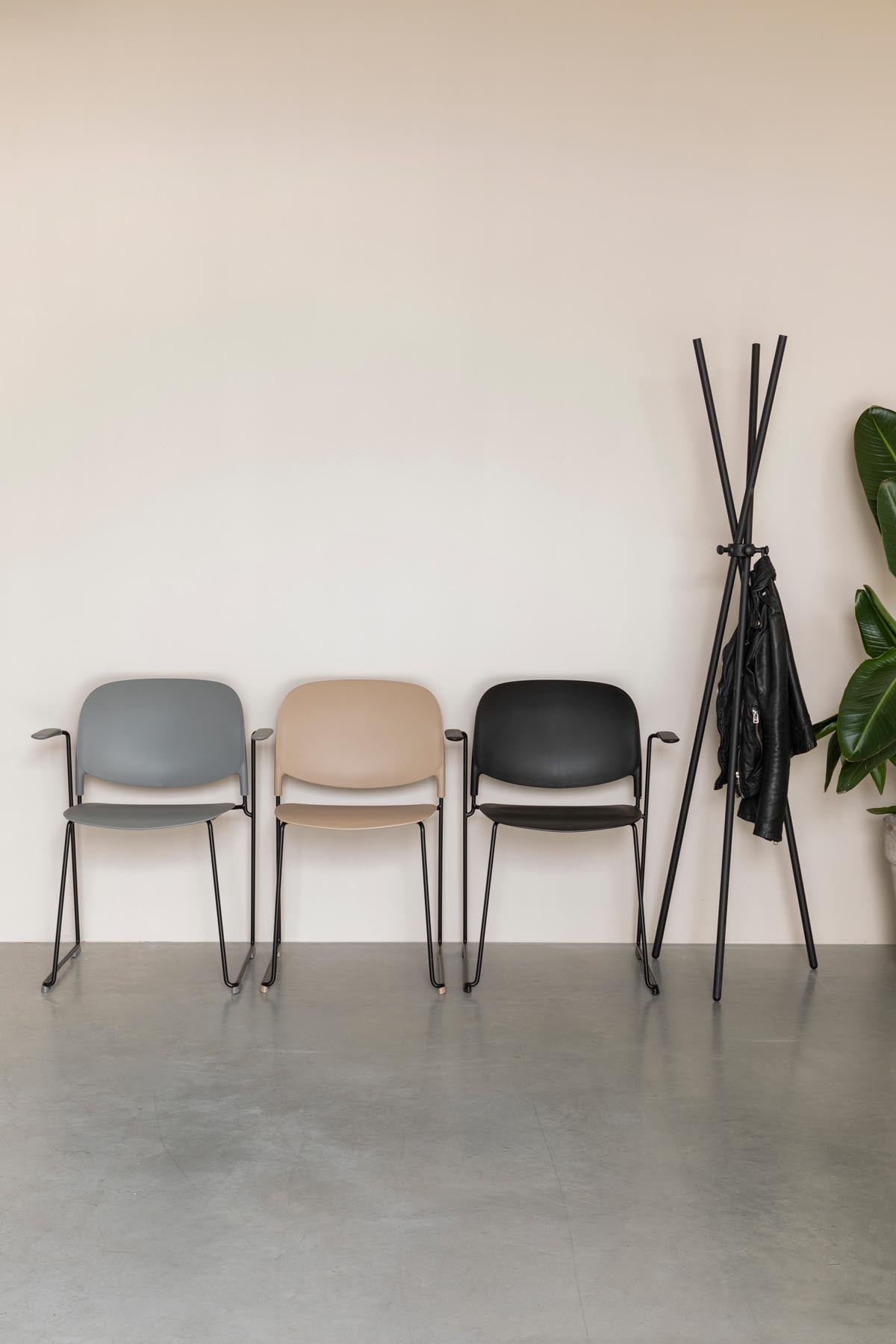 Kleiderständer DARWIN in Schwarz präsentiert im Onlineshop von KAQTU Design AG. Kleiderständer ist von White Label Living