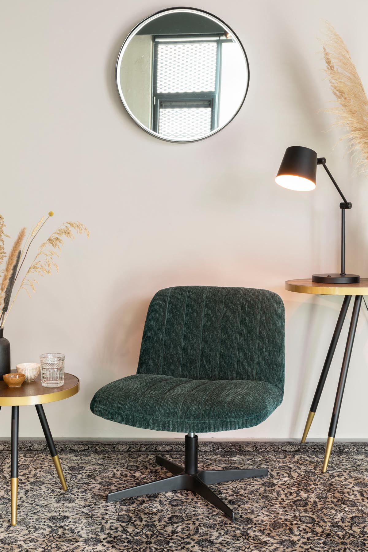 Spiegel Raj in Schwarz präsentiert im Onlineshop von KAQTU Design AG. Spiegel ist von White Label Living