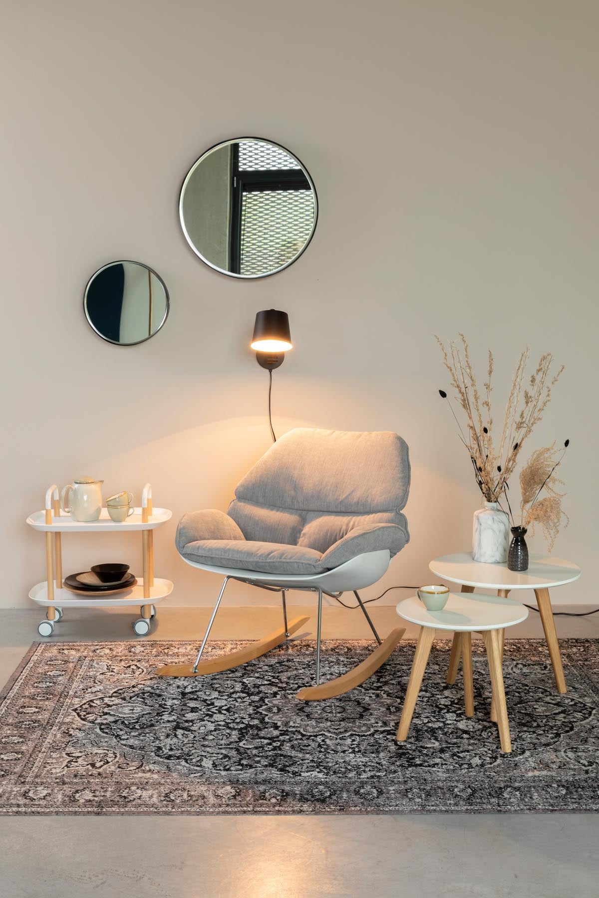 Spiegel Raj in Schwarz präsentiert im Onlineshop von KAQTU Design AG. Spiegel ist von White Label Living