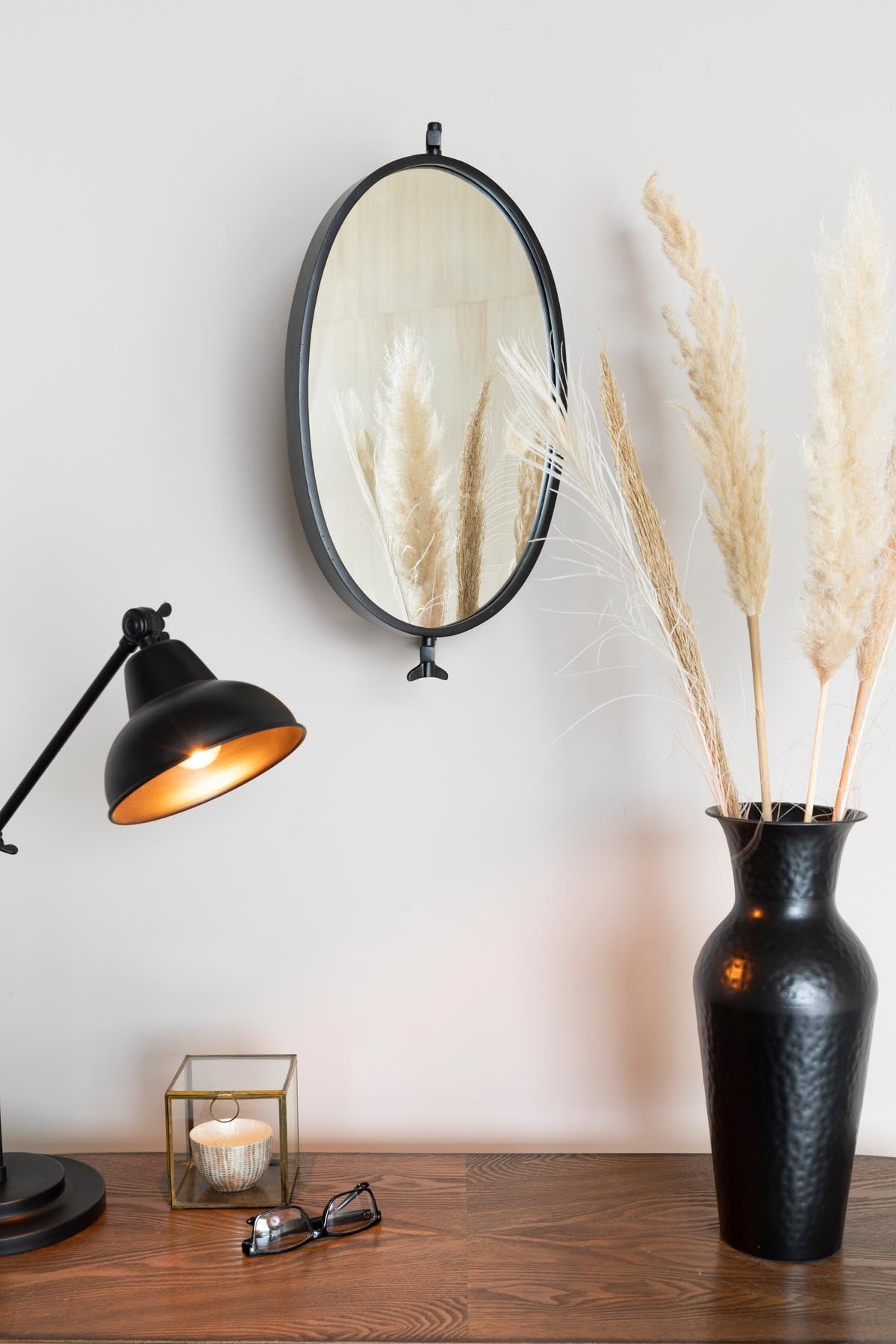 Spiegel LARA in Schwarz präsentiert im Onlineshop von KAQTU Design AG. Wandspiegel ist von White Label Living