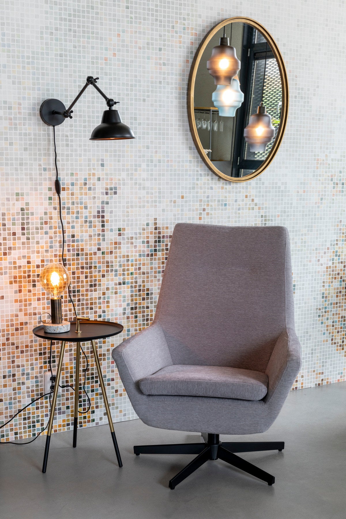 Spiegel MATZ OVAL in Gold präsentiert im Onlineshop von KAQTU Design AG. Wandspiegel ist von White Label Living